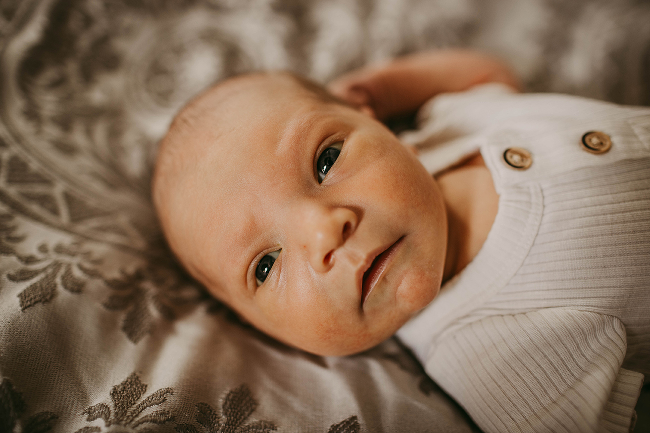 Newborn photography by Sandalwood Photography